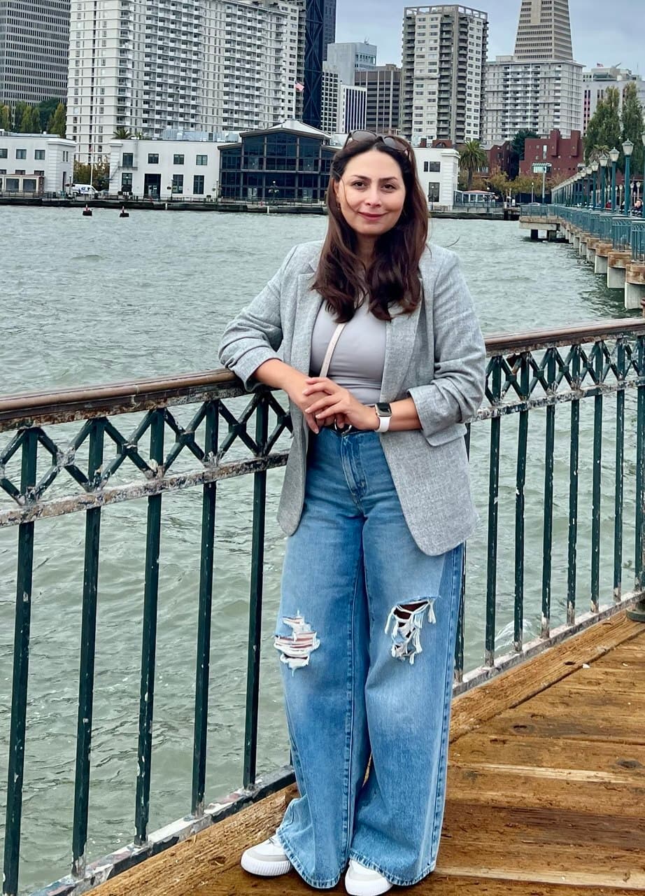 Portrait of Nahid Zeinali (she/her)